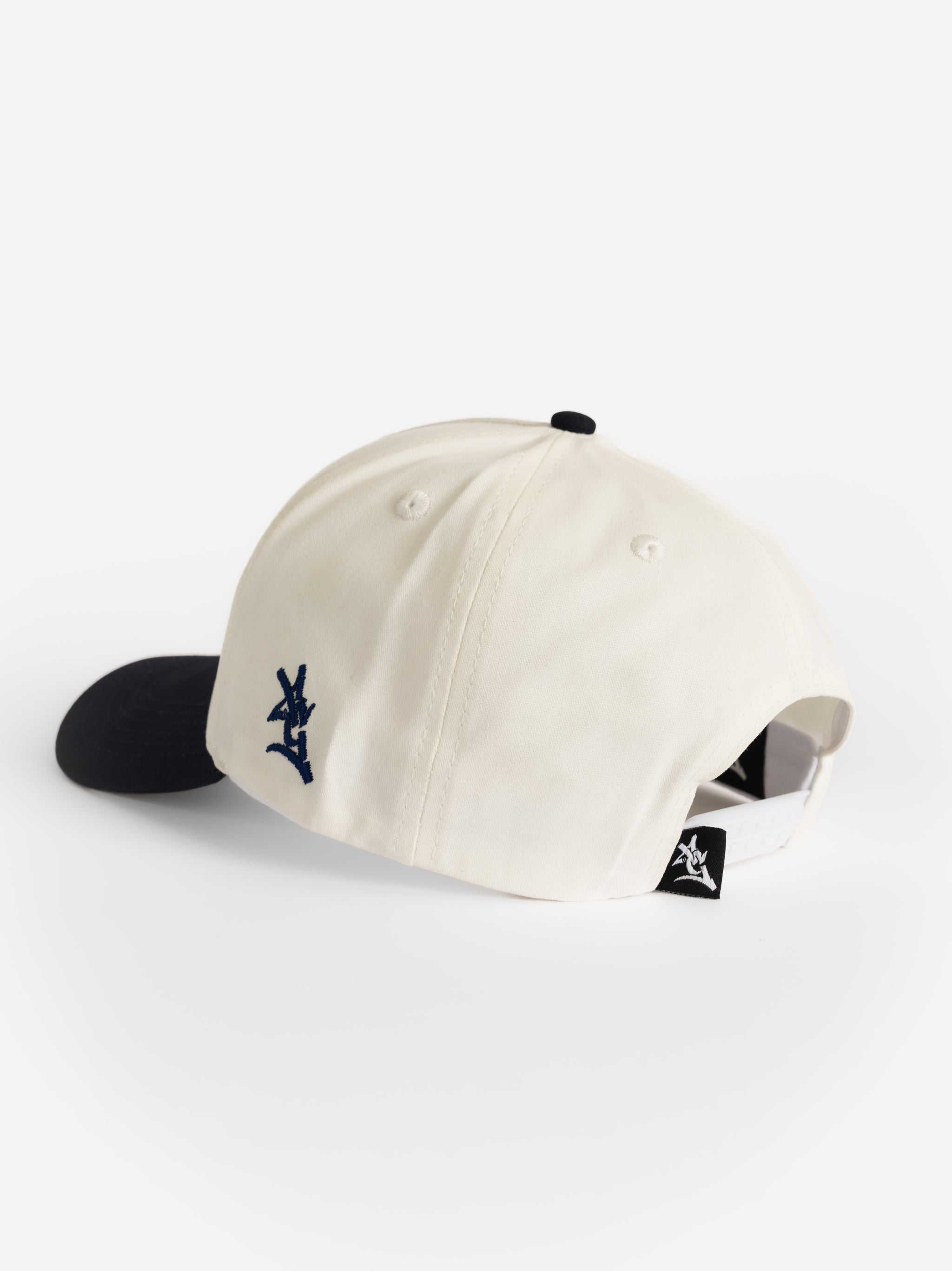 White Canvas Navy Bill Strutter Hat