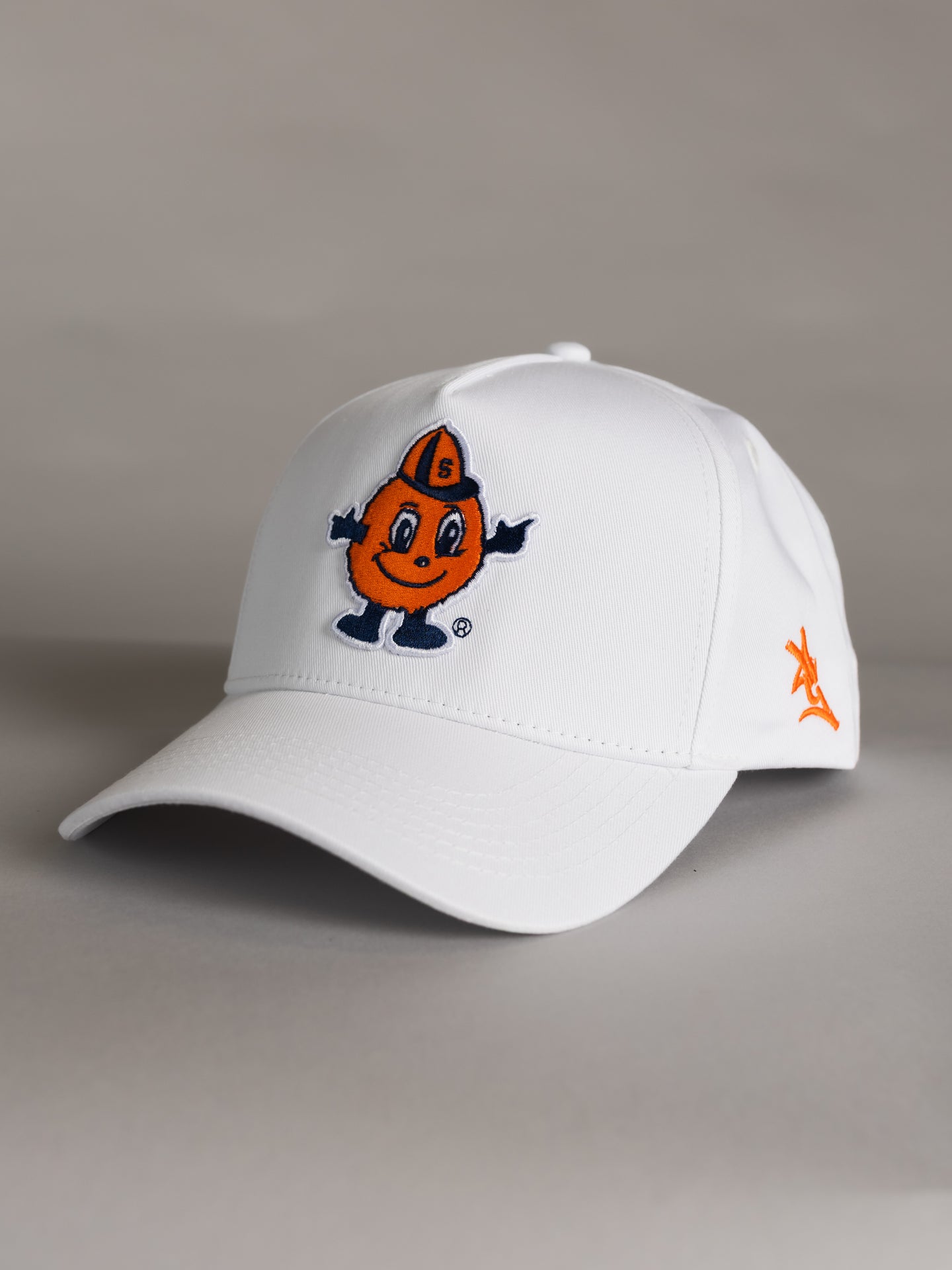 White Otto the Orange Hat